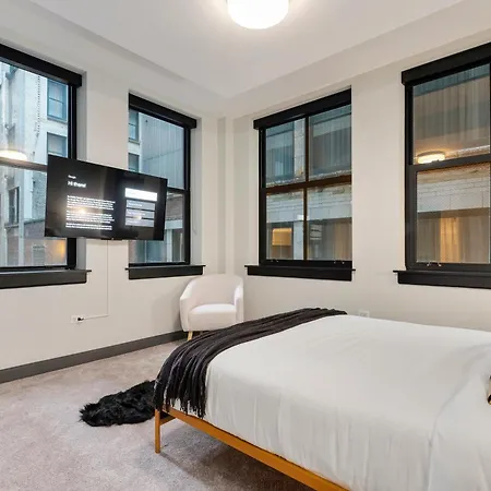 Experience Downtown At Millennium - Luxury In The Loop Apartment