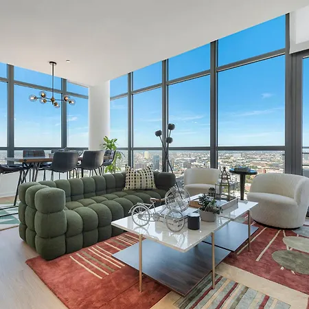 K2 Sky High With Stunning Views In West Loop *