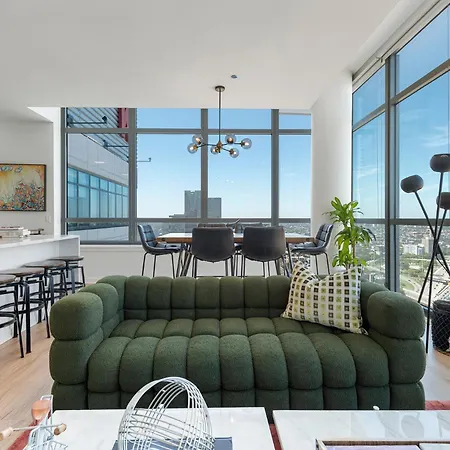 K2 Sky High With Stunning Views In West Loop Chicago