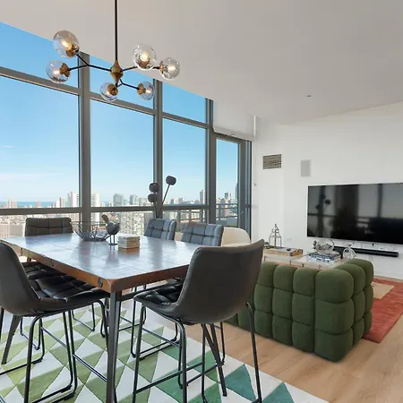 K2 Sky High With Stunning Views In West Loop Apartment