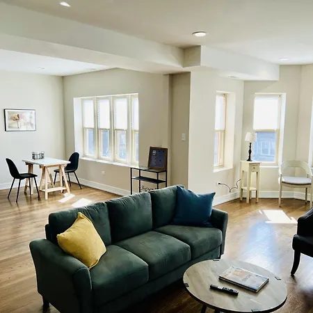 Apartment Harmony Near The Lake, Modern 3 Bed 2 Bath *