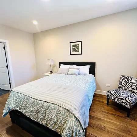 Harmony Near The Lake, Modern 3 Bed 2 Bath * Chicago