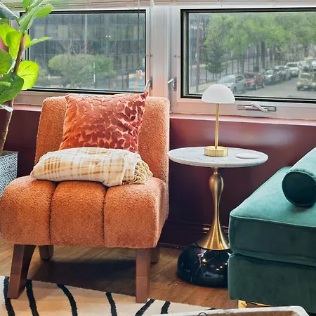 Apartment 1 Free Parking Gym Balcony Sleeps 10