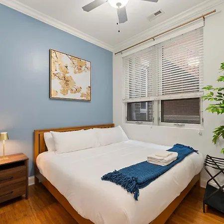 Apartment 1 Free Parking Gym Balcony Sleeps 10 *