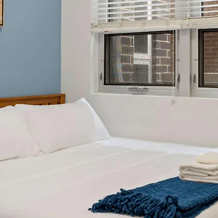 Apartment 1 Free Parking Gym Balcony Sleeps 10