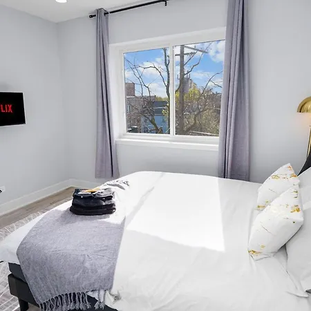 Stylish Cozy 3br Retreat With Free Parking Near Pilsen Art Center, Douglas Park And Of Illinois Apartment