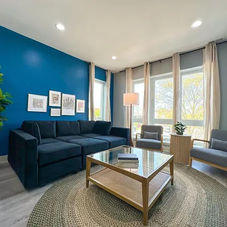 Stylish Cozy 3br Retreat With Free Parking Near Pilsen Art Center, Douglas Park And Of Illinois Apartment *