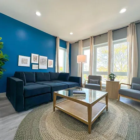Stylish Cozy 3br Retreat With Free Parking Near Pilsen Art Center, Douglas Park And Of Illinois Apartment Chicago