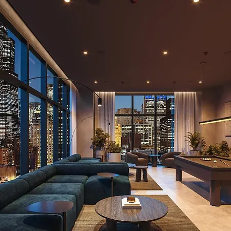 3 Bed 3 Bath High Rise With Gym & Amenities Apartment *