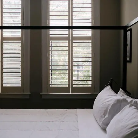 1 Rated 4br Lincoln Park House - King Bed