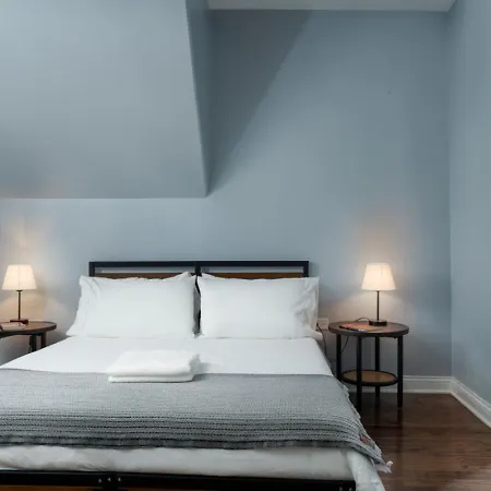 Logan Square Penthouse With Parking And Patio Apartment *