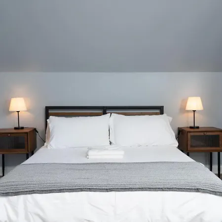 Apartment Logan Square Penthouse With Parking And Patio *
