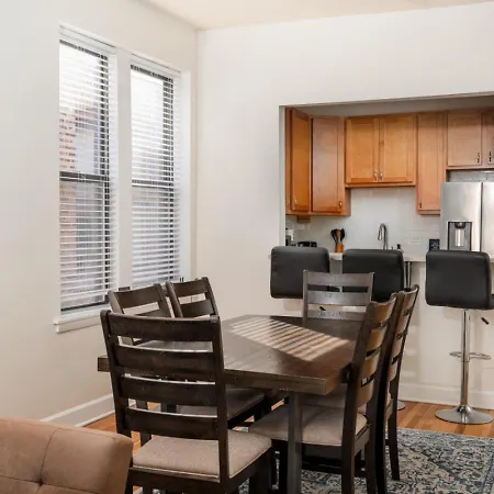 Charming Renovated In Ukrainian Village Apartment *