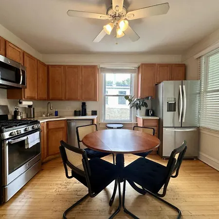 Apartment Sunlit In Lively Wicker-bucktown *