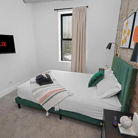 Apartment Modern 420- Friendly 3br Unit Near Mccormick Place, Of Illinois And Soldier Field