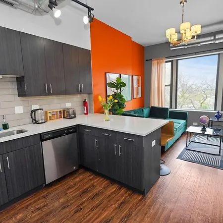 Modern 420- Friendly 3br Unit Near Mccormick Place, Of Illinois And Soldier Field *