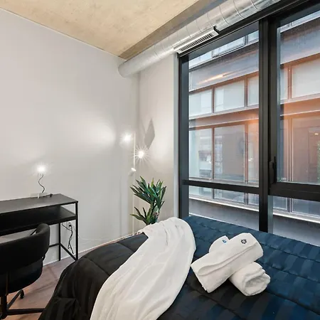 Luxury 3 Bed 3 Bath High Rise With Gym & Amenities