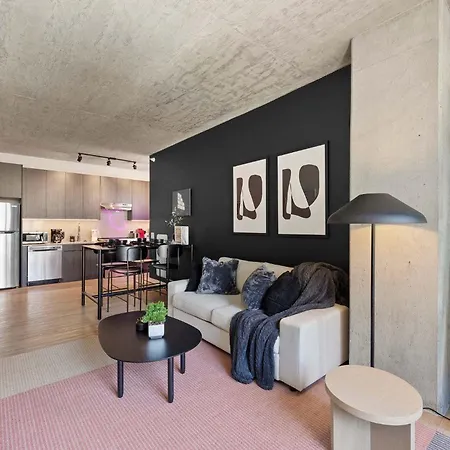 Luxury 3 Bed 3 Bath High Rise With Gym & Amenities
