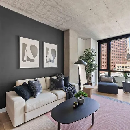 Apartment Luxury 3 Bed 3 Bath High Rise With Gym & Amenities