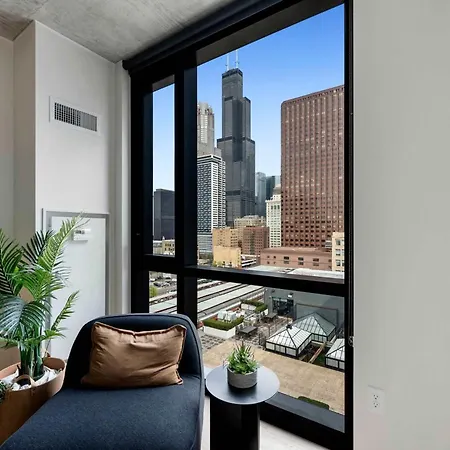 Lux 3 Bed 3 Bath High Rise With Gym & Amenities *