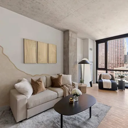 Apartment 3 Bed 3 Bath High Rise With Gym & Amenities