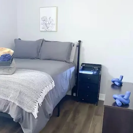 Pristine 3bdr 2ba Uchicago