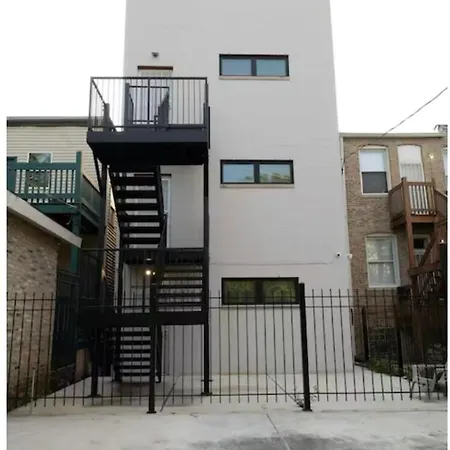 Pristine 3bdr 2ba Uchicago