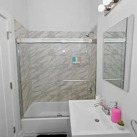 Modern 420 Friendly 3br South Loop Near Mccormick Place & Soldier Field Walk To Downtown *