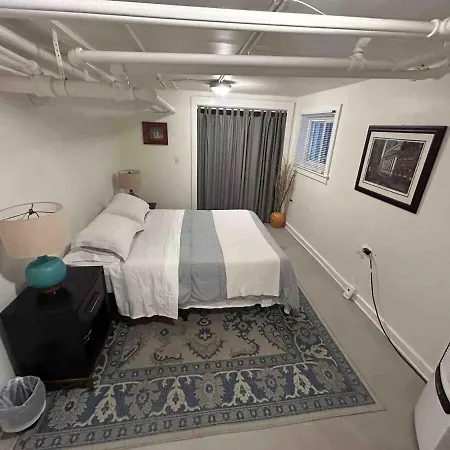 Comfy Garden In Andersonville Apartment Chicago