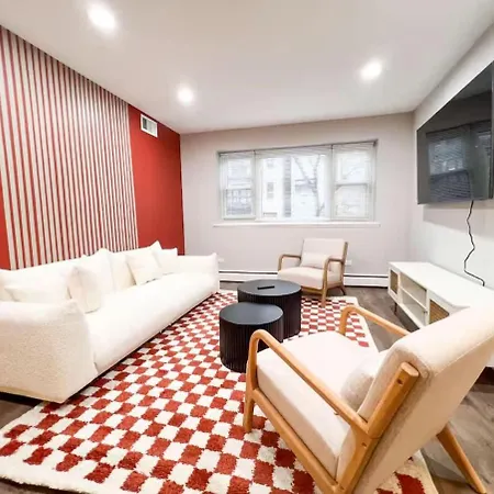 Modern 1br Free Parking Spot Apartment Chicago