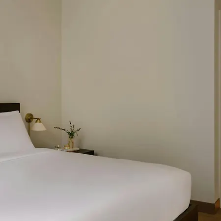 Kasa Shore Aparthotel Chicago