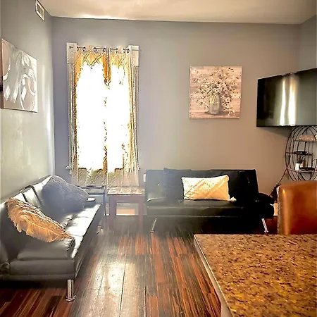 Urban Coach Penthouse - Near Train, Medical District, And Downtown * Chicago