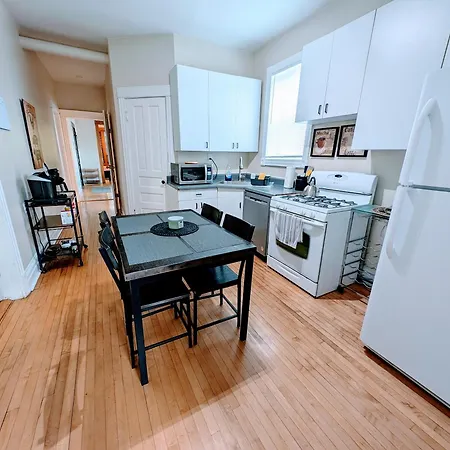 The Roscoe Village Apartment *