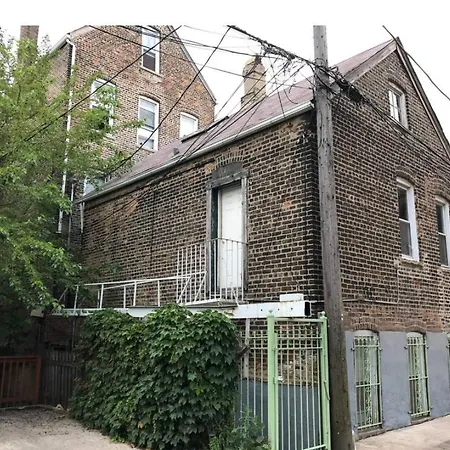 Urban Coach Penthouse - Near Train, Medical District, And Downtown Apartment