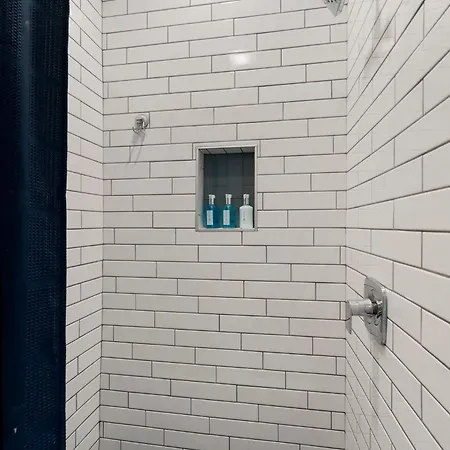 Cozy 2 Bed By West Loop With Parking & Laundry Apartment