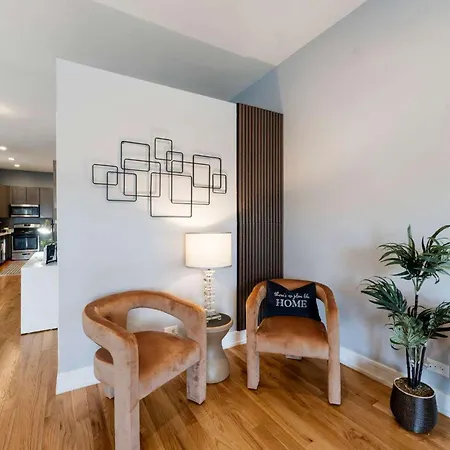 Cozy 2 Bed By West Loop With Parking & Laundry Chicago