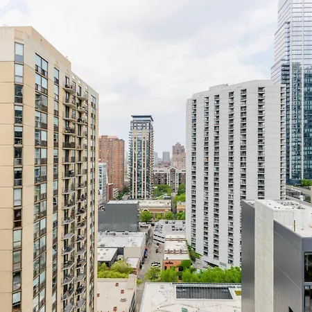 Blueground Near North Pool Nr Millennium Park Chi-1259 Apartment *