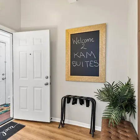 Apartment Prime Location Retreat 4 Bedrooms W Parking Chicago