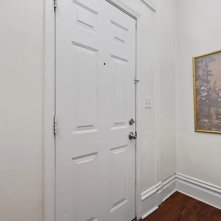 Prime Location Retreat 4 Bedrooms W Parking Chicago
