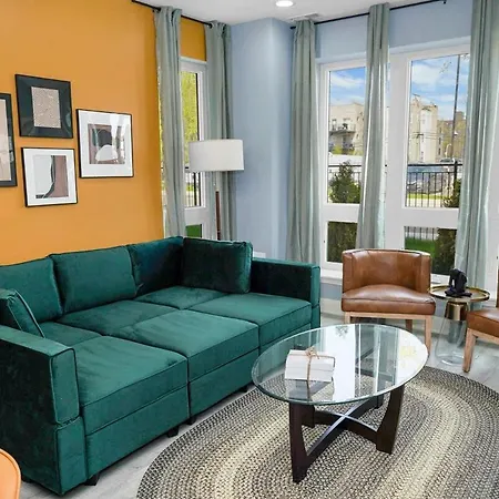Spacious 3br Family Oasis Sleeps 8 With Free Parking Near Medical District, Douglas Park And Of Illinois * Chicago