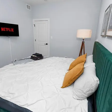 Spacious 3br Family Oasis Sleeps 8 With Free Parking Near Medical District, Douglas Park And Of Illinois *
