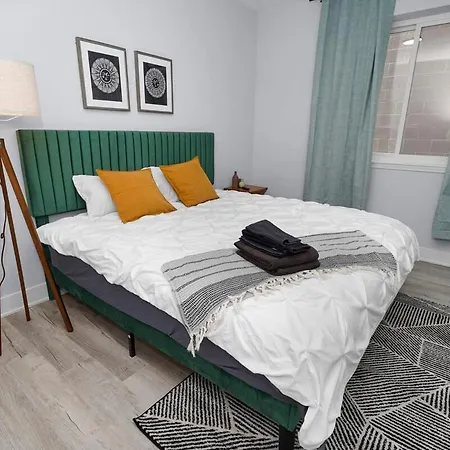 Spacious 3br Family Oasis Sleeps 8 With Free Parking Near Medical District, Douglas Park And Of Illinois Chicago