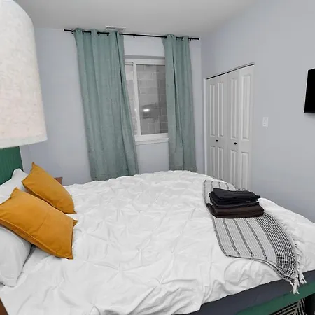 Spacious 3br Family Oasis Sleeps 8 With Free Parking Near Medical District, Douglas Park And Of Illinois * Chicago