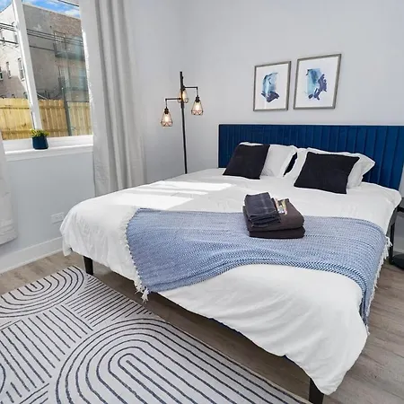 Spacious 3br Family Oasis Sleeps 8 With Free Parking Near Medical District, Douglas Park And Of Illinois Apartment Chicago