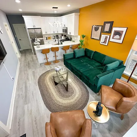 Spacious 3br Family Oasis Sleeps 8 With Free Parking Near Medical District, Douglas Park And Of Illinois Apartment Chicago