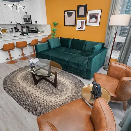 Spacious 3br Family Oasis Sleeps 8 With Free Parking Near Medical District, Douglas Park And Of Illinois Apartment *