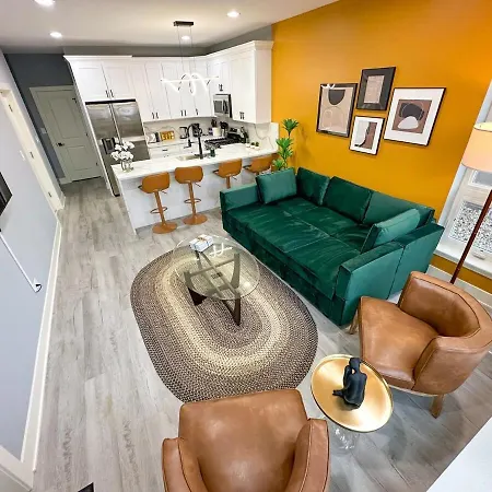 Spacious 3br Family Oasis Sleeps 8 With Free Parking Near Medical District, Douglas Park And Of Illinois Apartment