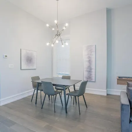 Pristine Gold Coast 3bd2ba Free Parking Chicago