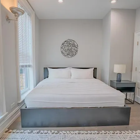 Pristine Gold Coast 3bd2ba Free Parking Apartment Chicago