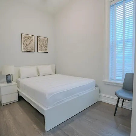 Pristine Gold Coast 3bd2ba Free Parking Chicago